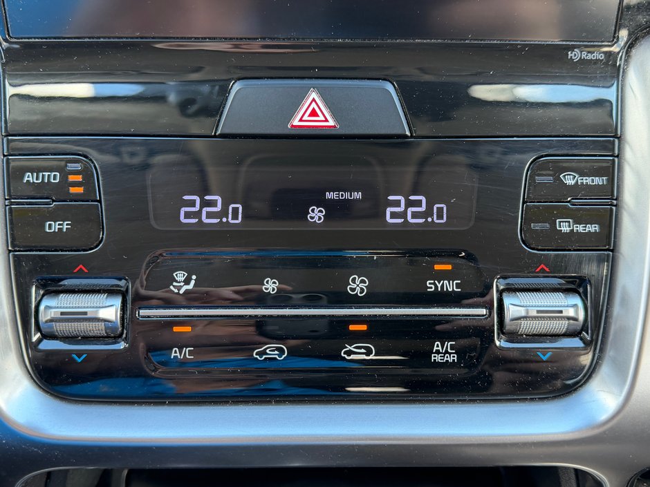 2023 Kia Sorento LX Premium