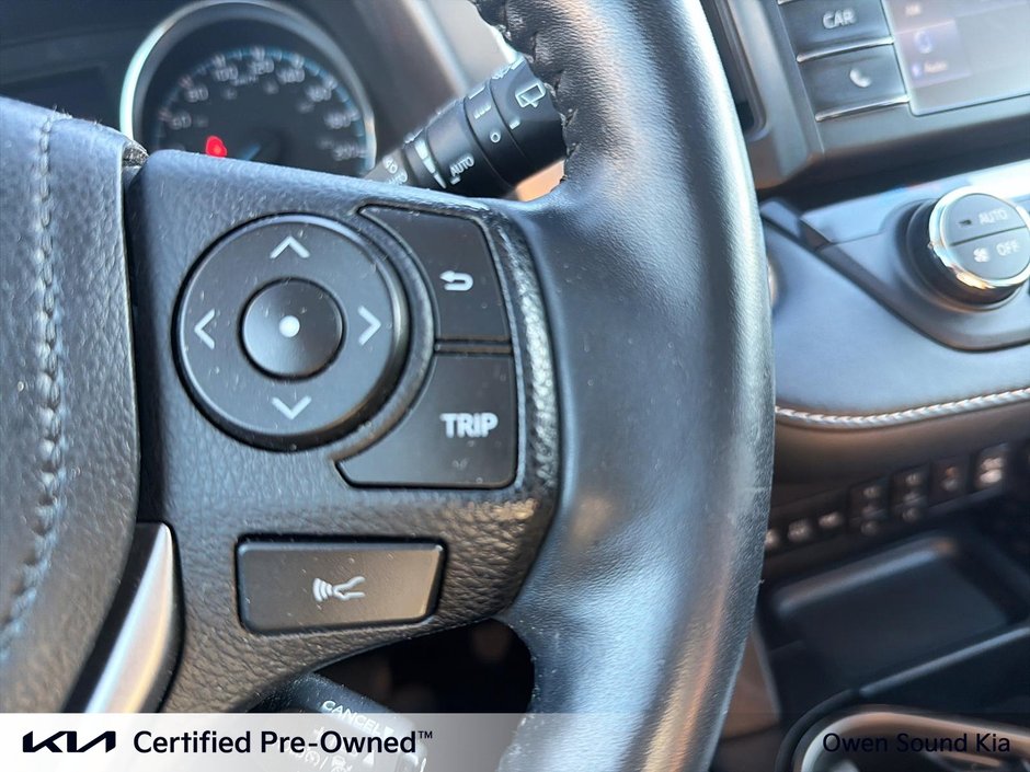 2018 Toyota RAV4 HYBRID LE+