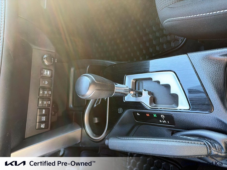 2018 Toyota RAV4 HYBRID LE+