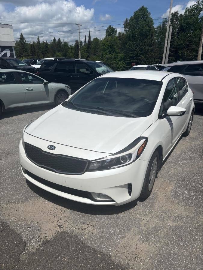 Kia Forte 5dr HB Auto LX+ **JAMAIS ACCIDENTÉ+CAMÉRA DE RECUL+SIÈGES CHAUFFANTS** 2017 à Montréal, Québec