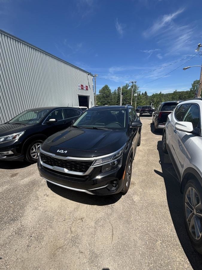 Kia Seltos EX **JAMAIS ACCIDENTÉ+GARANTIE 10 ANS/ 200 000KM** TOIT OUVRANT+CUIR+VOLANT CHAUFFANT**AWD 2022 à Montréal, Québec
