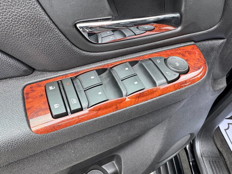 Chevrolet Avalanche LT Z71 4X4 PNEUS D'HIVER DEMARREUR PAS ACCIDENTE 2011 INSPECTE+HITCH+COUVRE CAISSE RIGIDE+PROTECTEUR DE CAISSE+CLIMATISATION BI-ZONES+BLUETOOTH+MAGS 20''