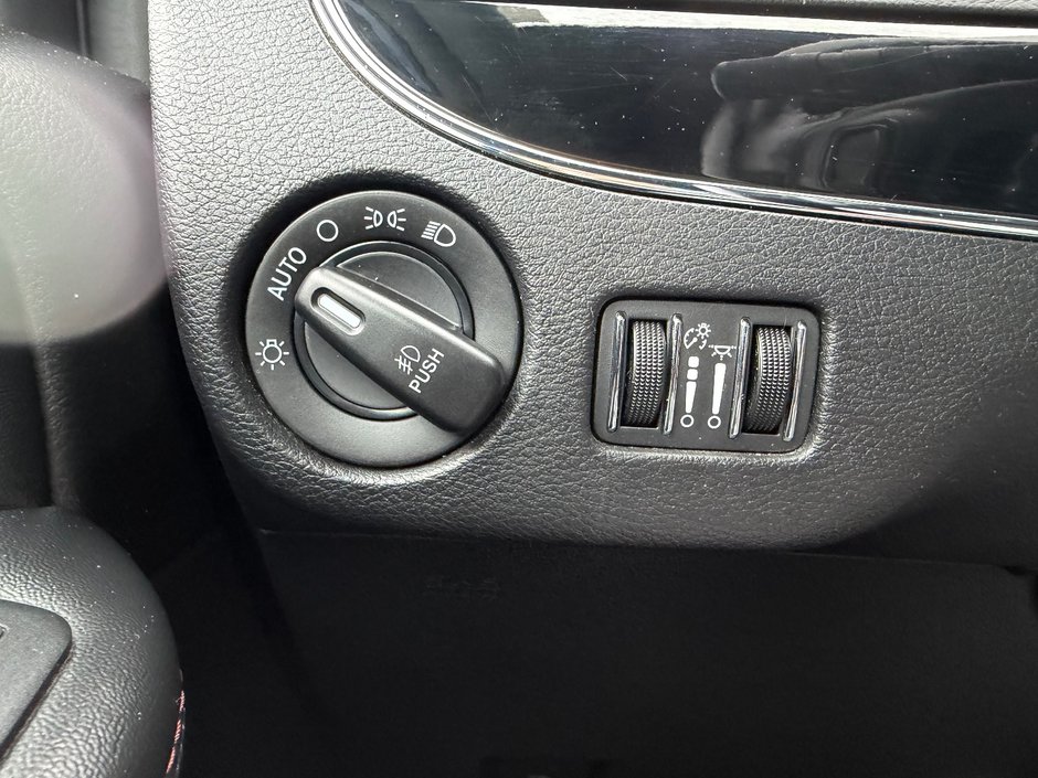 Dodge Grand Caravan Premium Plus PNEUS D'HIVER DEMARREUR PAS ACCIDENTE 2020 INSPECTE+HITCH+VOLANT CHAUFFANT+CUIR/TISSUS+SIEGE ELECTRIQUE+PORTES/HAYON ELECTRIQUE+MAGS 17''