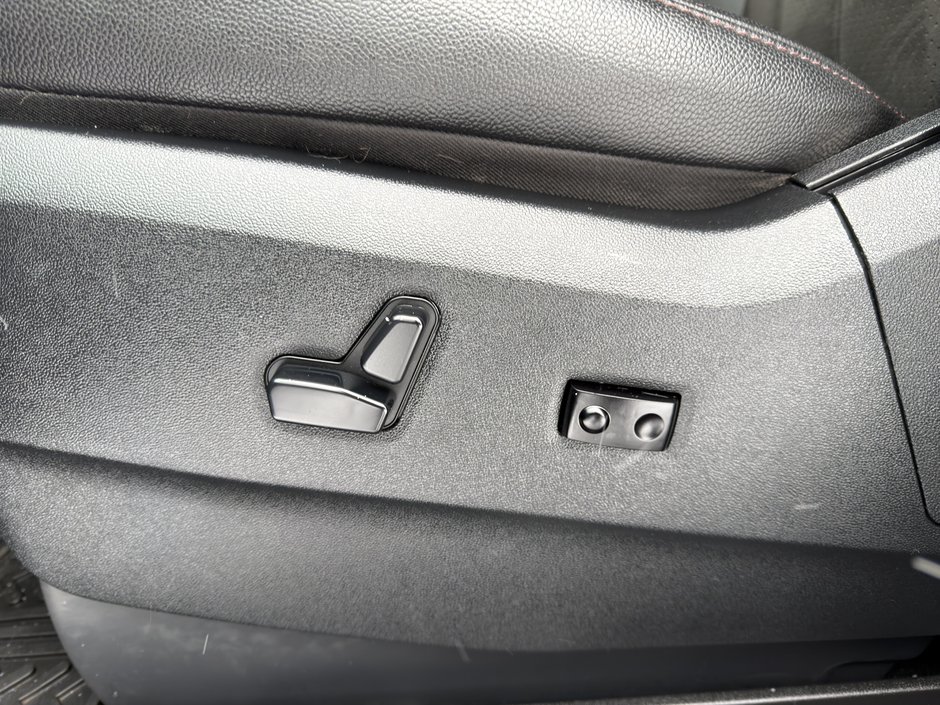 Dodge Grand Caravan Premium Plus PNEUS D'HIVER DEMARREUR PAS ACCIDENTE 2020 INSPECTE+HITCH+VOLANT CHAUFFANT+CUIR/TISSUS+SIEGE ELECTRIQUE+PORTES/HAYON ELECTRIQUE+MAGS 17''