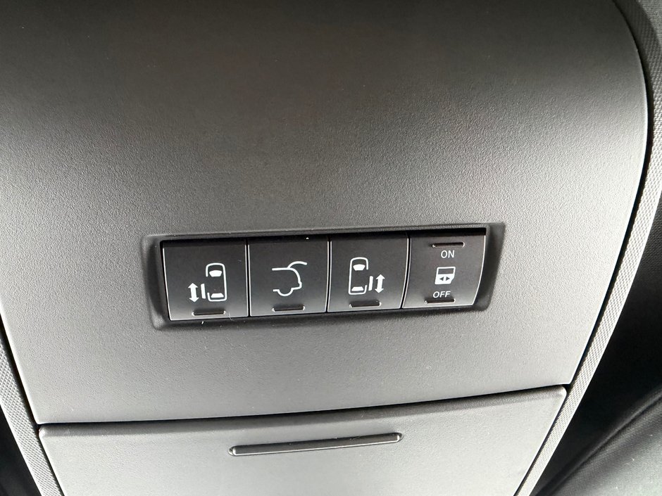 Dodge Grand Caravan Premium Plus PNEUS D'HIVER DEMARREUR PAS ACCIDENTE 2020 INSPECTE+HITCH+VOLANT CHAUFFANT+CUIR/TISSUS+SIEGE ELECTRIQUE+PORTES/HAYON ELECTRIQUE+MAGS 17''