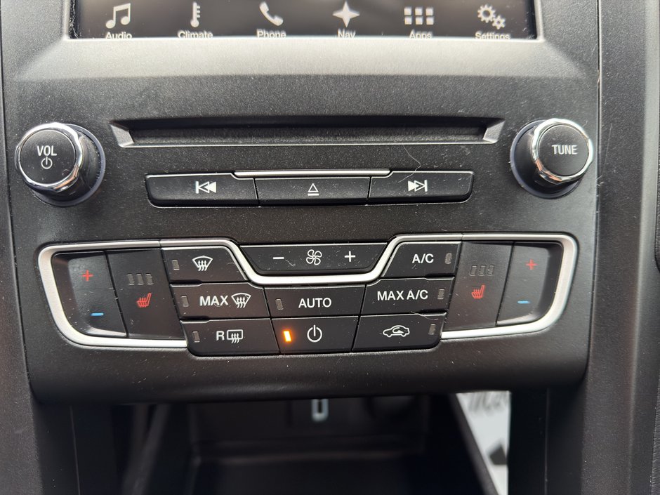 Ford Fusion SE AWD PNEUS D'HIVER DEMARREUR PAS ACCIDENTE 2018 INSPECTE+PNEUS NEUFS+CUIR+SIEGES ELECTRIQUE+CAMERA DE RECUL+APPLE CARPLAY+CLIMATISATION BI-ZONES