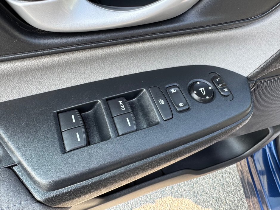 Honda CR-V LX AWD DEMARREUR HITCH 2017 INSPECTE+ANDROID AUTO/APPLE CARPLAY+CLE INTELLIGENTE/DEMARRAGE BOUTON POUSSOIR+CAMERA DE RECUL