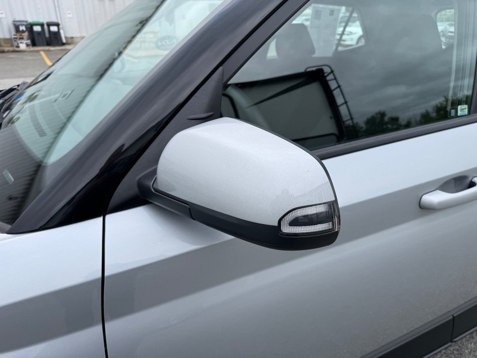 Hyundai Venue Essential PNEUS D'HIVER APPLE CARPLAY PAS ACCIDENT 2021 INSPECTE+CAMERA DE RECUL+SIEGES CHAUFFANTS+AIR CLIMATISE+BLUETOOTH+REGULATEUR DE VITESSES