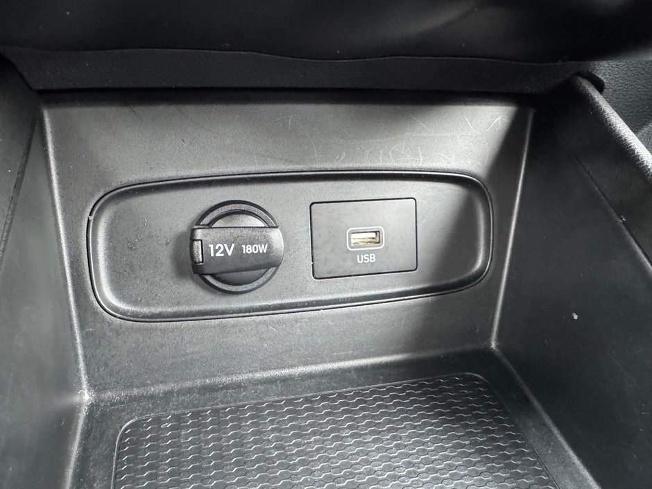 Hyundai Venue Essential PNEUS D'HIVER APPLE CARPLAY PAS ACCIDENT 2021 INSPECTE+CAMERA DE RECUL+SIEGES CHAUFFANTS+AIR CLIMATISE+BLUETOOTH+REGULATEUR DE VITESSES