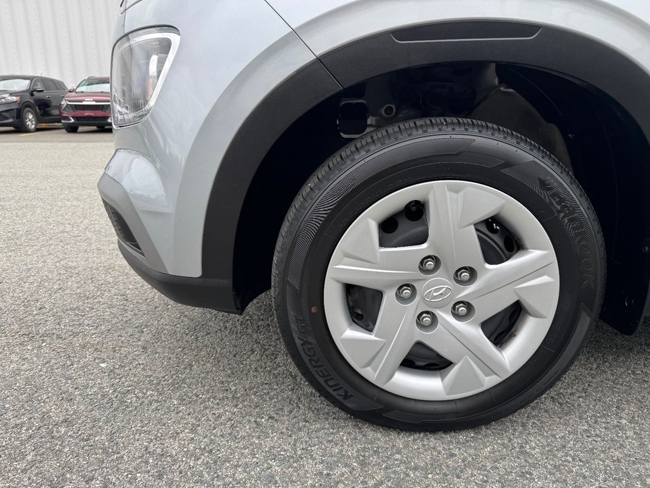 Hyundai Venue Essential PNEUS D'HIVER APPLE CARPLAY PAS ACCIDENT 2021 INSPECTE+CAMERA DE RECUL+SIEGES CHAUFFANTS+AIR CLIMATISE+BLUETOOTH+REGULATEUR DE VITESSES