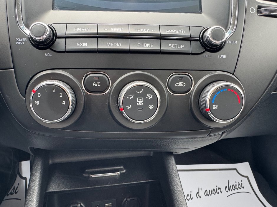 Kia Forte LX+ PNEUS NEUFS APPLE CARPLAY SIEGES CHAUFFANTS 2018 INSPECTE+CAMERA DE RECUL+AIR CLIMATISE+RADIO SIRIUS+REGULATEUR DE VITESSES+PHARES AUTOMATIQUE