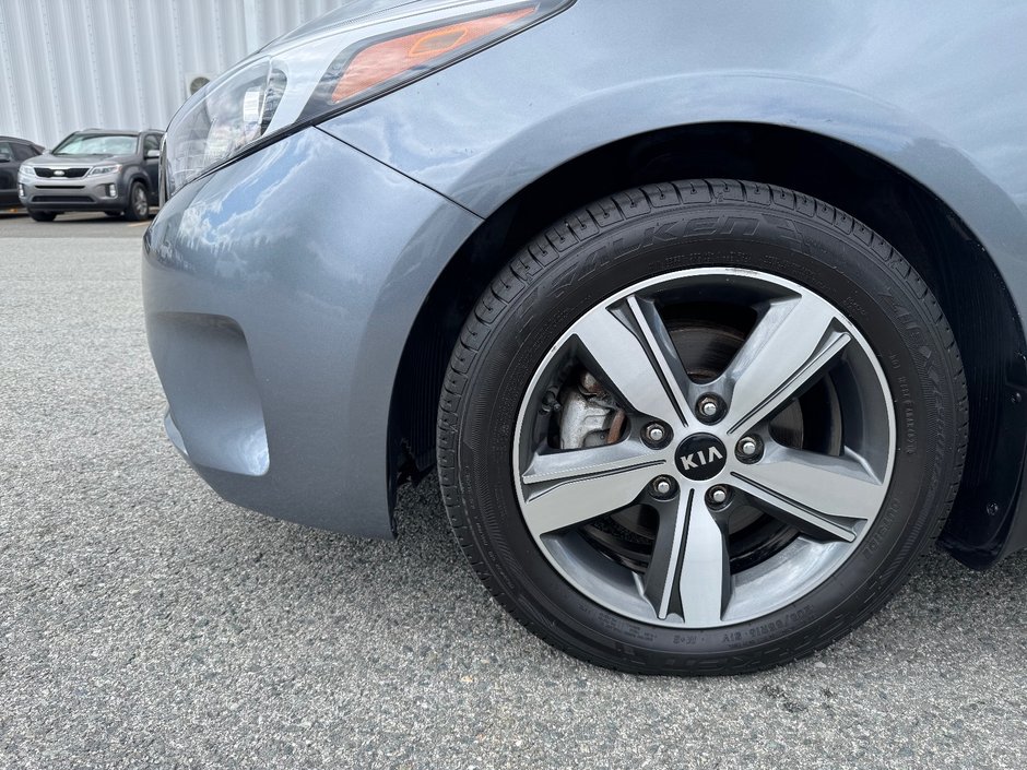 Kia Forte LX+ PNEUS NEUFS APPLE CARPLAY SIEGES CHAUFFANTS 2018 INSPECTE+CAMERA DE RECUL+AIR CLIMATISE+RADIO SIRIUS+REGULATEUR DE VITESSES+PHARES AUTOMATIQUE