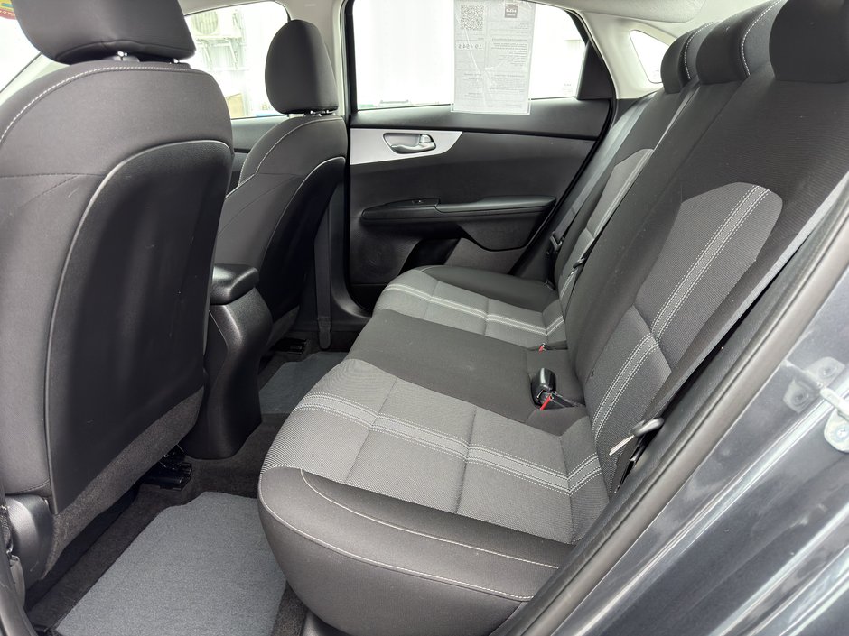 Kia Forte LX APPLE CARPLAY SIEGES CHAUFFANTS PAS ACCIDENTE 2023 INSPECTE+AIR CLIMATISE+BLUETOOTH+REGULATEUR DE VITESSES+PHARES AUTOMATIQUE+COMMANDES AU VOLANT