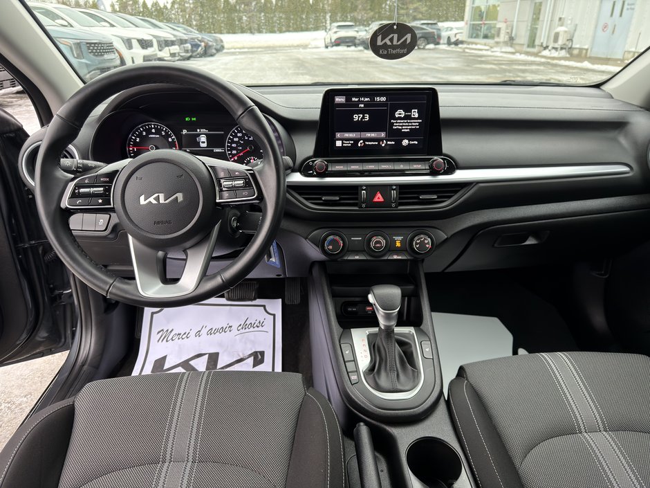 Kia Forte LX APPLE CARPLAY SIEGES CHAUFFANTS PAS ACCIDENTE 2023 INSPECTE+AIR CLIMATISE+BLUETOOTH+REGULATEUR DE VITESSES+PHARES AUTOMATIQUE+COMMANDES AU VOLANT