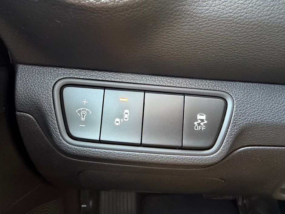 Kia Forte EX+ PNEUS D'HIVER DEMARREUR PAS ACCIDENTE 2023 INSPECTE+TOIT OUVRANT+MAGS 17''+DETECTEUR D'ANGLES MORTS+VOLANT CHAUFFANT+APPLE CARPLAY+BLUETOOTH