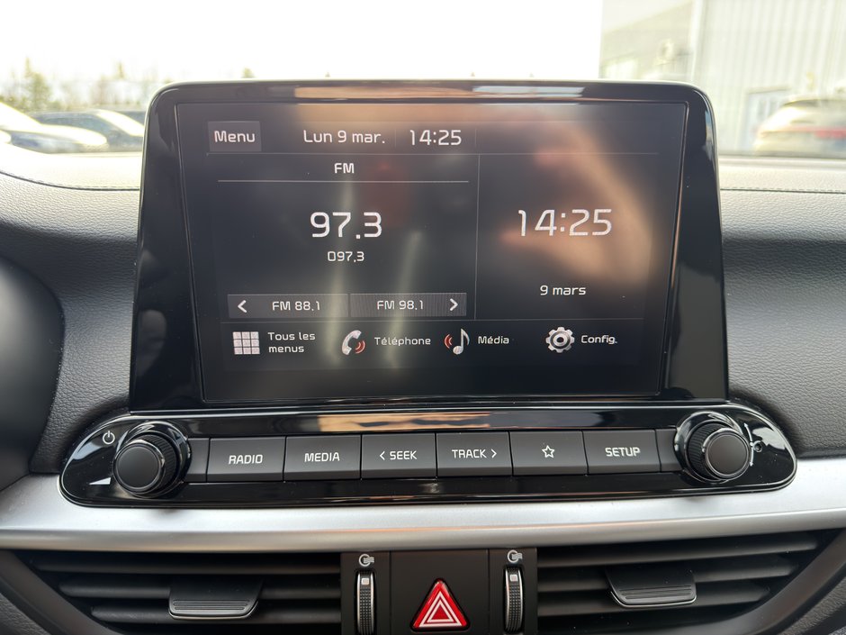 Kia Forte EX+ PNEUS D'HIVER DEMARREUR PAS ACCIDENTE 2023 INSPECTE+TOIT OUVRANT+MAGS 17''+DETECTEUR D'ANGLES MORTS+VOLANT CHAUFFANT+APPLE CARPLAY+BLUETOOTH