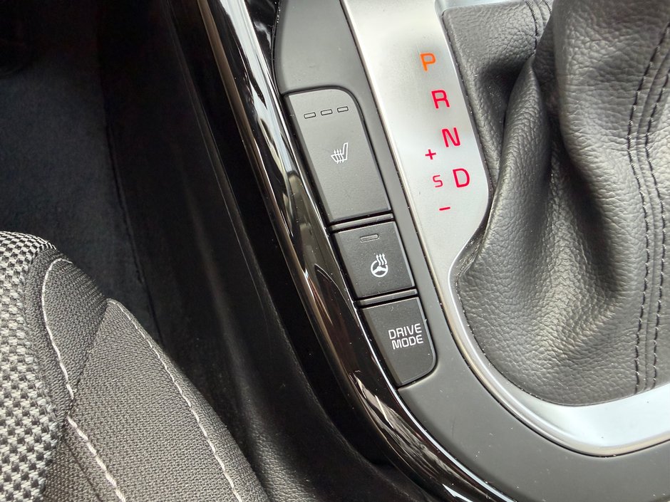 Kia Forte EX+ PNEUS D'HIVER DEMARREUR PAS ACCIDENTE 2023 INSPECTE+TOIT OUVRANT+MAGS 17''+DETECTEUR D'ANGLES MORTS+VOLANT CHAUFFANT+APPLE CARPLAY+BLUETOOTH