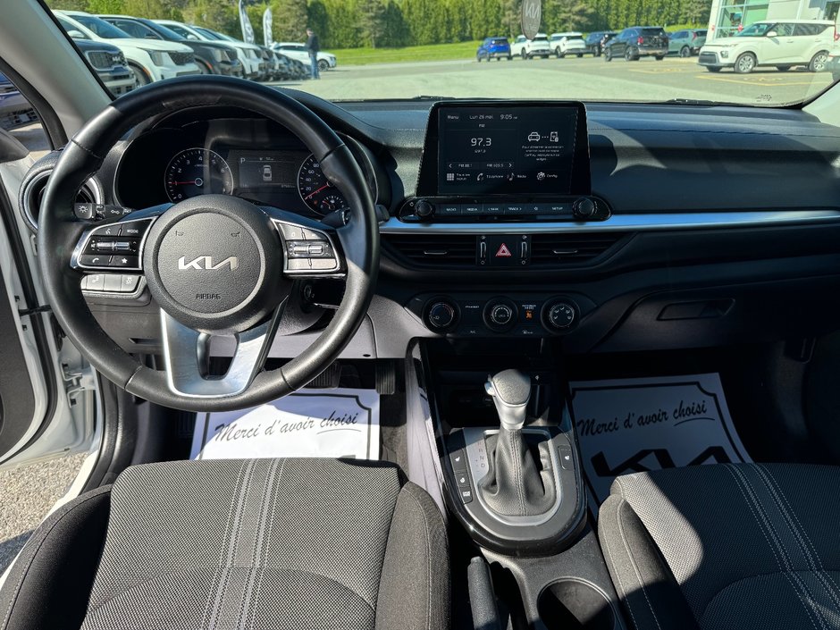 2024 Kia Forte EX PNEUS D'HIVER APPLE CARPLAY VOLANT CHAUFFANT