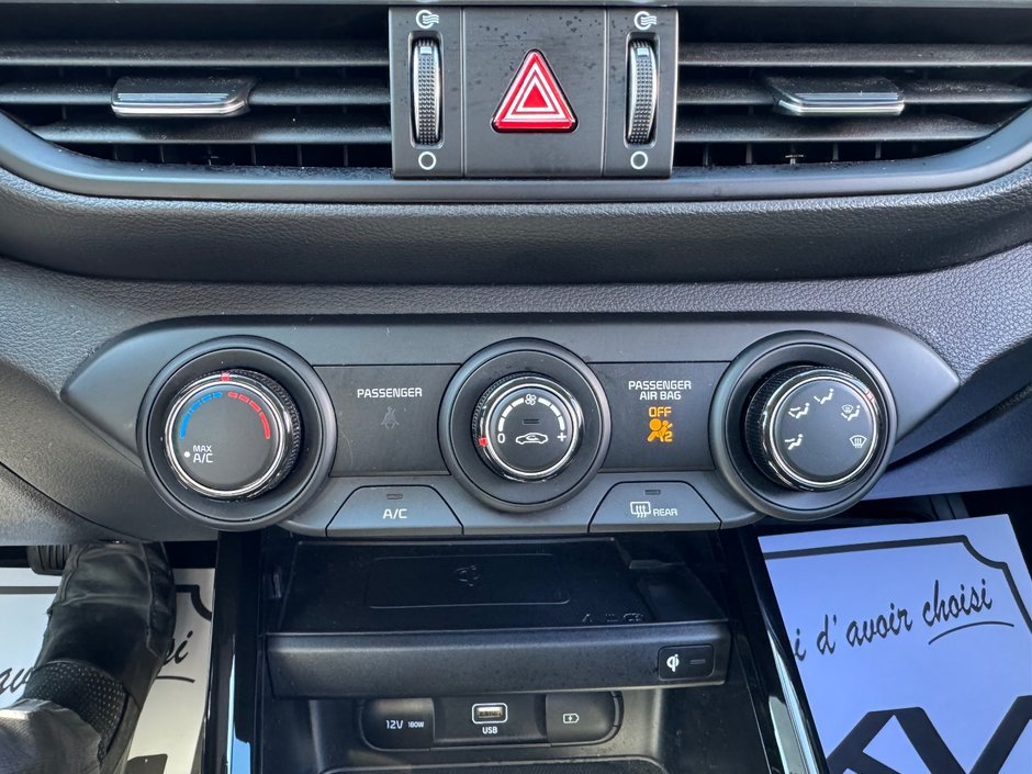 2024 Kia Forte EX PNEUS D'HIVER APPLE CARPLAY VOLANT CHAUFFANT