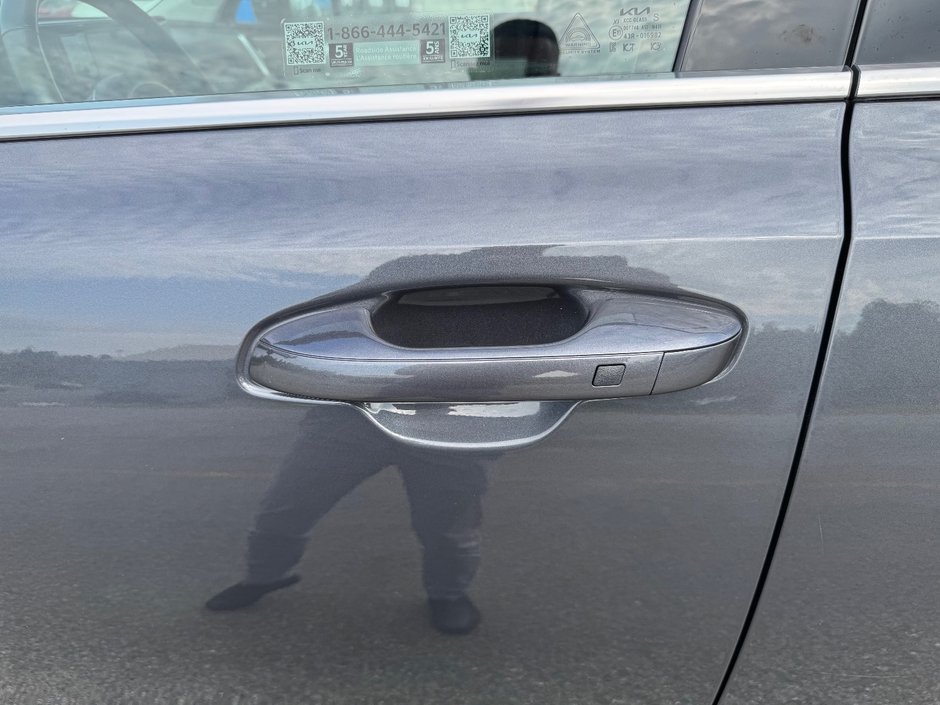 Kia Sorento Plug-In Hybrid PHEV SX AWD PNEUS D'HIVER DEMARREUR PAS ACCIDENTE 2023 INSPECTE+HITCH+INTERIEUR GRIS+CUIR+SIEGES ELECTRIQUES+HAYON INTELLIGENT+GPS+RADIO SIRIUS