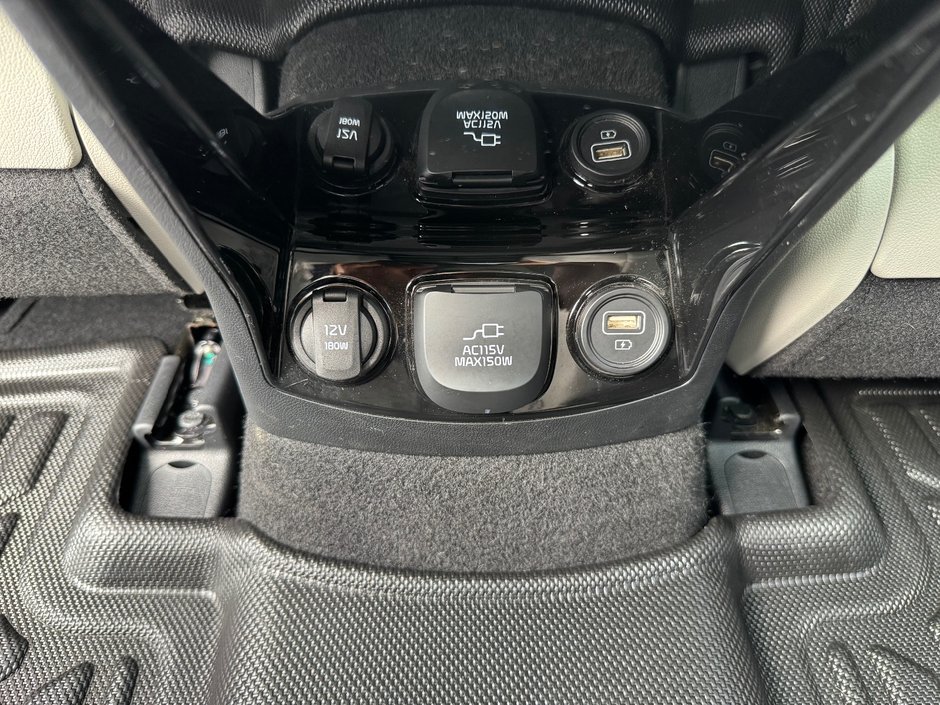 Kia Sorento Plug-In Hybrid PHEV SX AWD PNEUS D'HIVER DEMARREUR PAS ACCIDENTE 2023 INSPECTE+HITCH+INTERIEUR GRIS+CUIR+SIEGES ELECTRIQUES+HAYON INTELLIGENT+GPS+RADIO SIRIUS