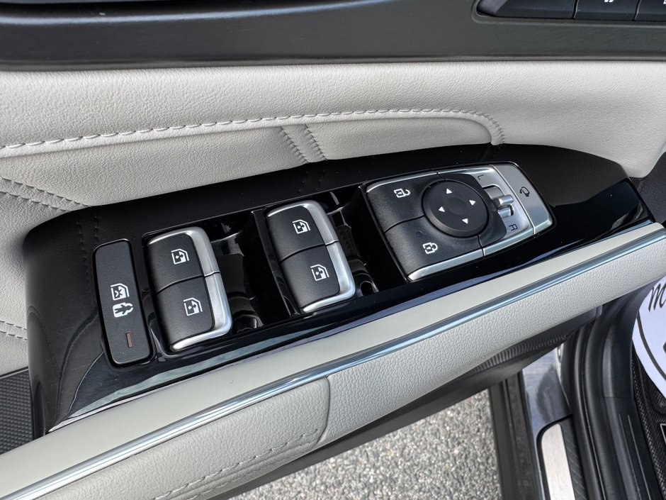 Kia Sorento Plug-In Hybrid PHEV SX AWD PNEUS D'HIVER DEMARREUR PAS ACCIDENTE 2023 INSPECTE+HITCH+INTERIEUR GRIS+CUIR+SIEGES ELECTRIQUES+HAYON INTELLIGENT+GPS+RADIO SIRIUS