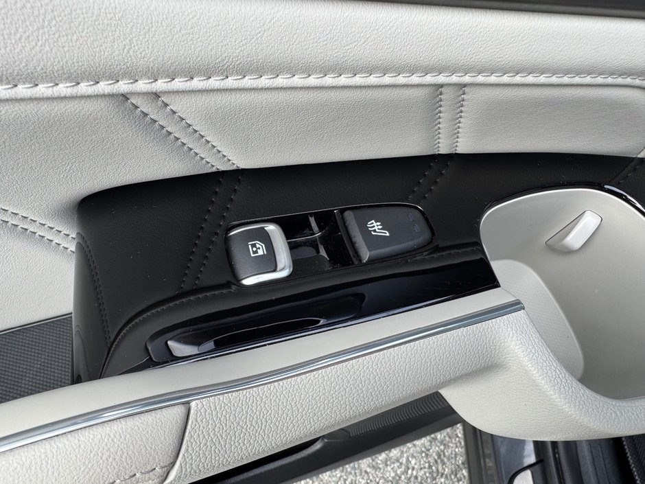 Kia Sorento Plug-In Hybrid PHEV SX AWD PNEUS D'HIVER DEMARREUR PAS ACCIDENTE 2023 INSPECTE+HITCH+INTERIEUR GRIS+CUIR+SIEGES ELECTRIQUES+HAYON INTELLIGENT+GPS+RADIO SIRIUS