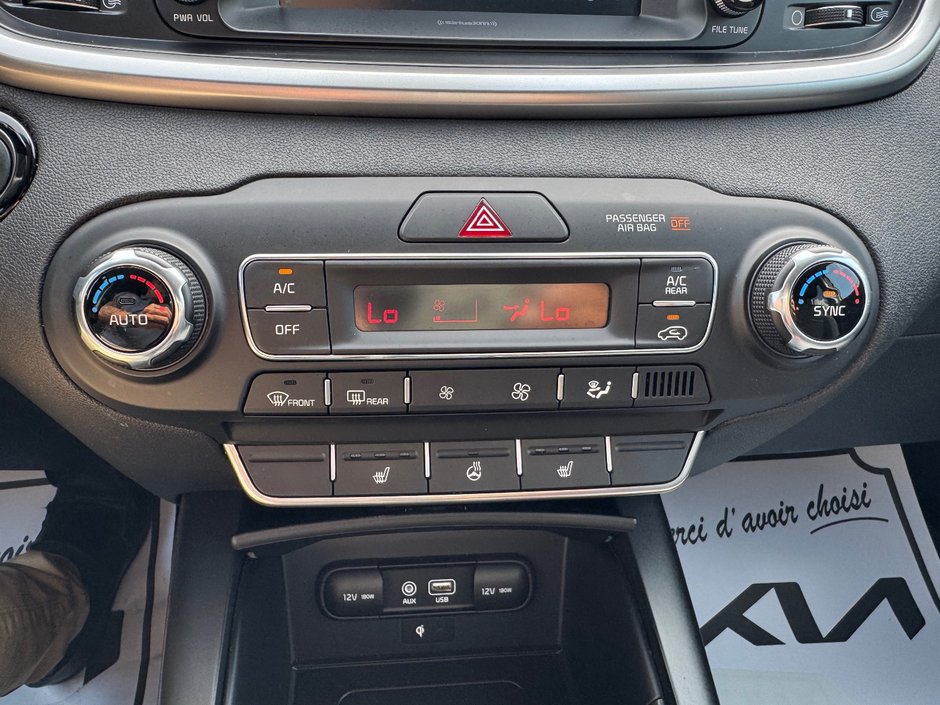 Kia Sorento LX V6 HITCH APPLE CARPLAY PAS ACCIDENTE 2019 INSPECTE+SIEGE CONDUCTEUR ELECTRIQUE+VOLANT CHAUFFANT+CHARGEUR INDUCTIF POUR CELLULAIRE+MAGS 17''