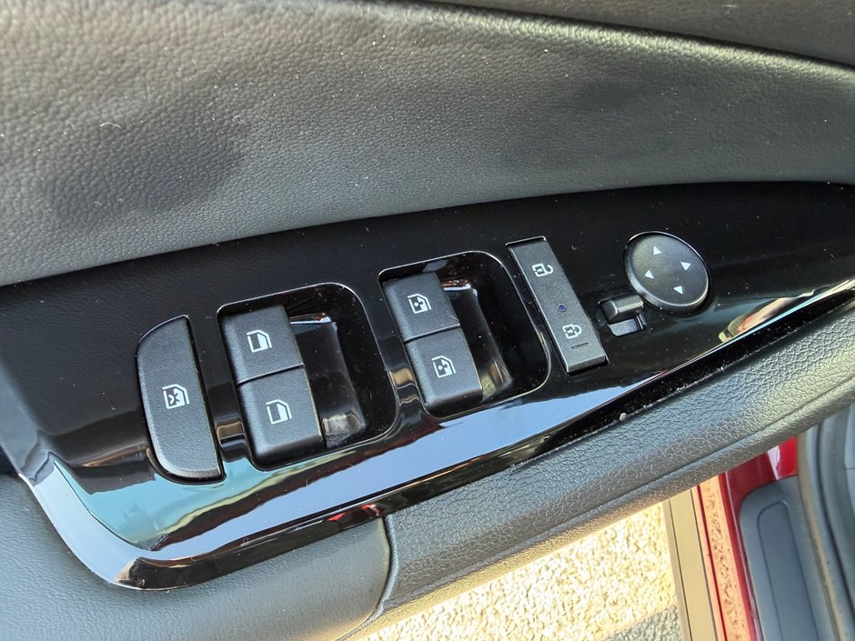 Kia Sportage EX DEMARREUR TOIT PANO PAS ACCIDENTE 2025 INSPECTE+SIEGE ELECTRIQUE+CUIR+VOLANT CHAUFFANT+GPS+REGULATEUR DE VITESSES ADAPTATIF+MAGS 18''