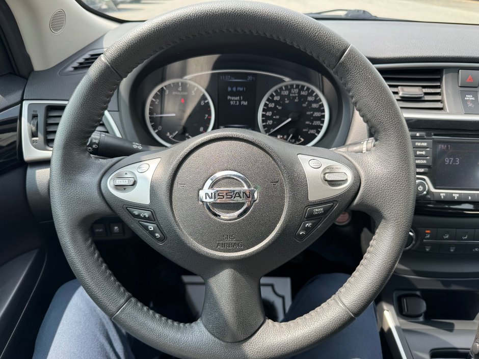 2017 Nissan Sentra SV HITCH CAMERA SIEGES CHAUFFANTS PAS ACCIDENTE