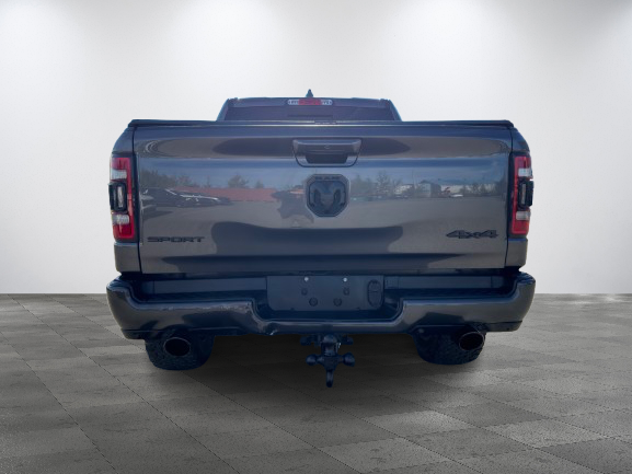 Ram 1500 Sport V8 4X4 DEMARREUR HITCH PAS ACCIDENTE 2022 INSPECTE+LIFT KIT AVEC TABLE+PNEUS TOUTE SAISON AVEC MAGS 20''+CAPOT AERE+TOILE DE CAISSE