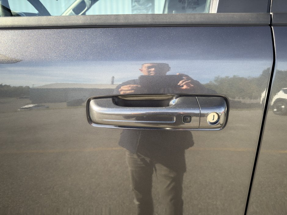 Ram 1500 Sport V8 4X4 DEMARREUR HITCH PAS ACCIDENTE 2022 INSPECTE+LIFT KIT AVEC TABLE+PNEUS TOUTE SAISON AVEC MAGS 20''+CAPOT AERE+TOILE DE CAISSE