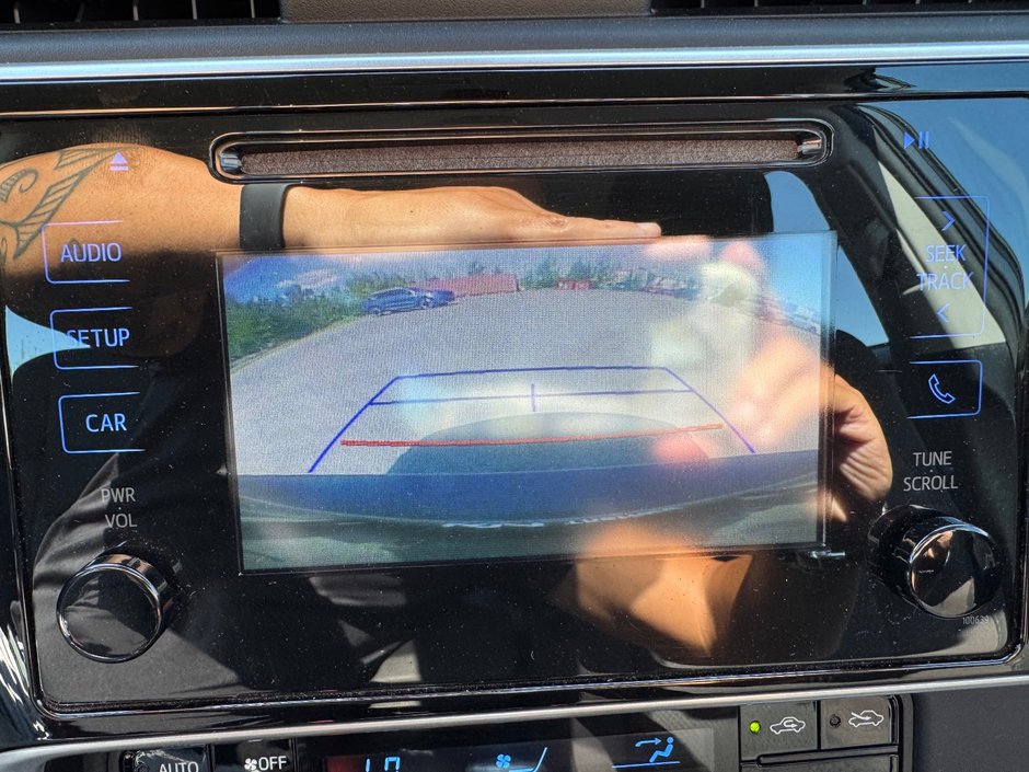 Toyota Corolla LE CAMERA RECUL SIEGES CHAUFFANTS PAS ACCIDENTE 2017 INSPECTE+AIR CLIMATISE+REGULATEUR DE VITESSES+BLUETOOTH+GROUPE ELECTRIQUE+PHARES AUTOMATIQUE