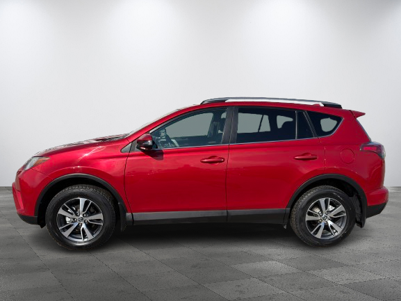 Toyota RAV4 XLE AWD PNEUS D'HIVER HITCH PAS ACCIDENTE 2017 INSPECTE+DETECTEUR D'ANGLES MORTS+HAYON ELECTRIQUE+TOIT OUVRANT+SIEGES CHAUFFANTS+MAGS 17''