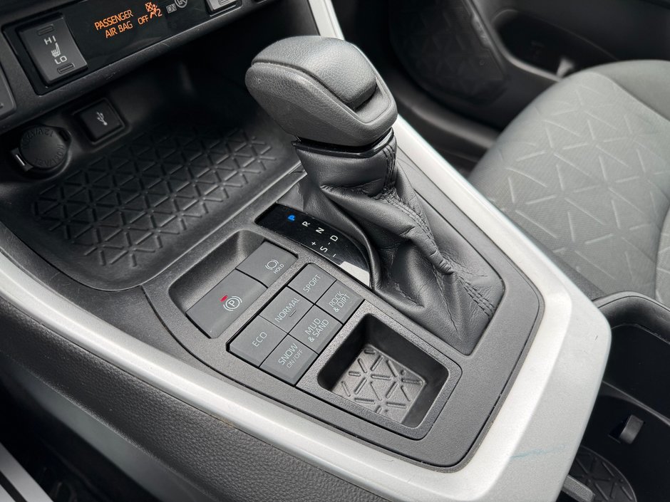2022 Toyota RAV4 LE AWD PNEUS D'HIVER DEMARREUR PAS ACCIDENTE