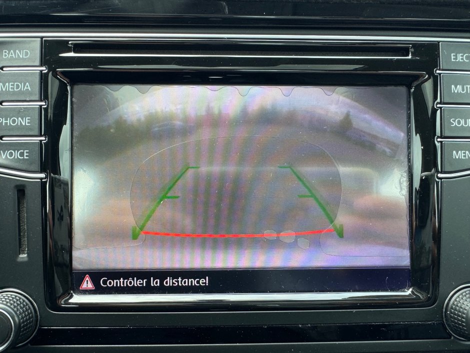Volkswagen Jetta Wolfsburg Edition PNEUS D'HIVER TOIT OUVRANT 2017 INSPECTE+SIEGE CONDUCTEUR ELECTRIQUE+CAMERA DE RECU+SIEGES CHAUFFANT+PHARE AUTOMATIQUE+AIR CLIMATISE