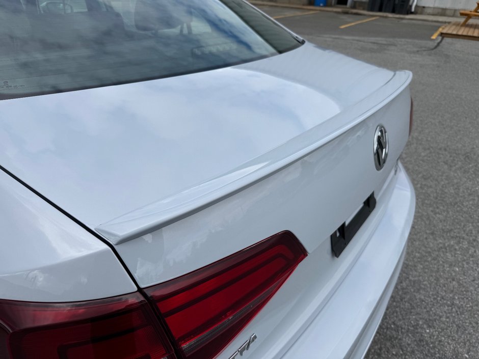Volkswagen Jetta Wolfsburg Edition PNEUS D'HIVER TOIT OUVRANT 2017 INSPECTE+SIEGE CONDUCTEUR ELECTRIQUE+CAMERA DE RECU+SIEGES CHAUFFANT+PHARE AUTOMATIQUE+AIR CLIMATISE