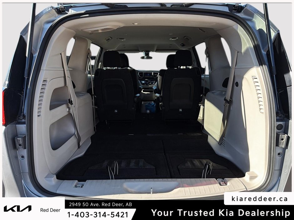 2021 Chrysler Grand Caravan SXT-21