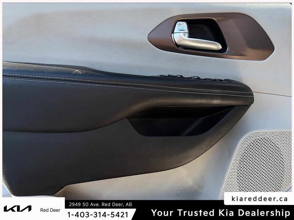 2021 Chrysler Grand Caravan SXT-17