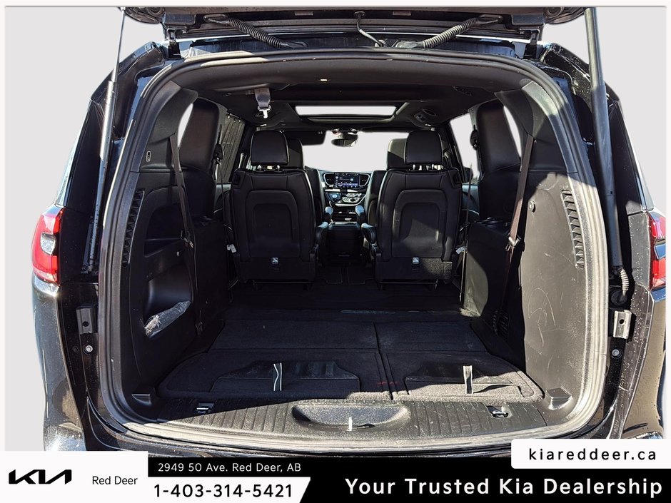 2024 Chrysler Pacifica Touring-L-22