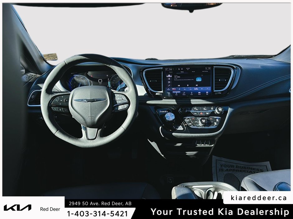 2024 Chrysler Pacifica Touring-L-19