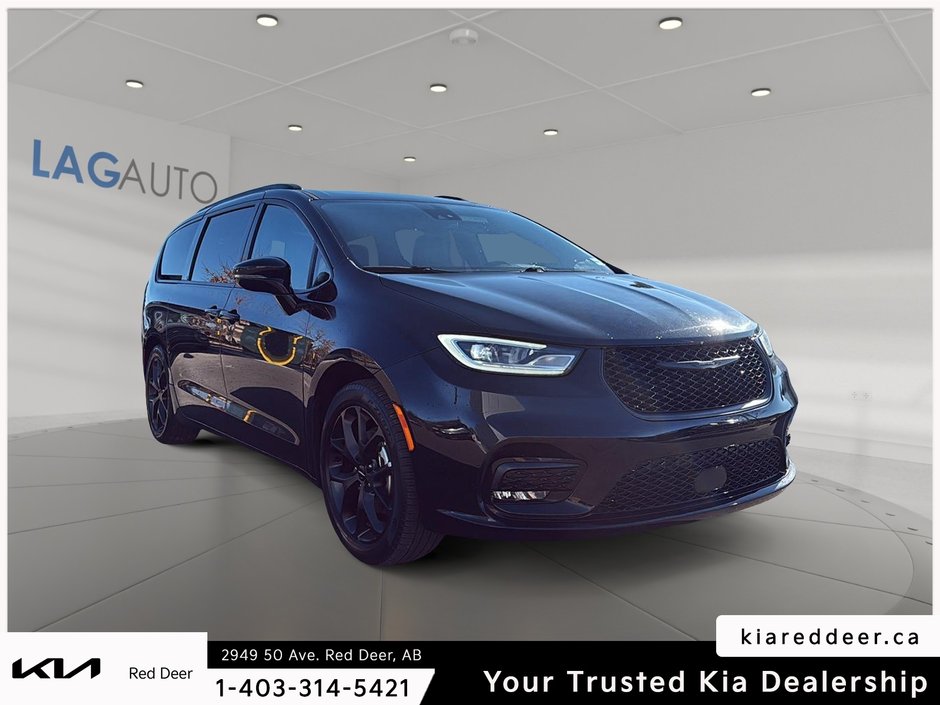 2024 Chrysler Pacifica Touring-L-6
