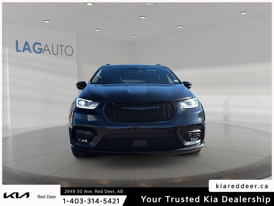 2024 Chrysler Pacifica Touring-L-7