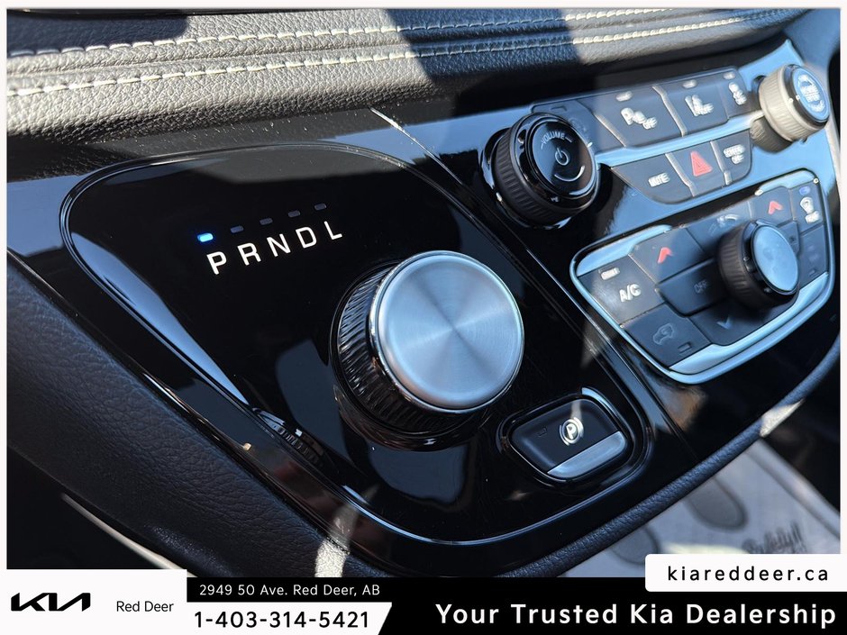 2024 Chrysler Pacifica Touring-L-15