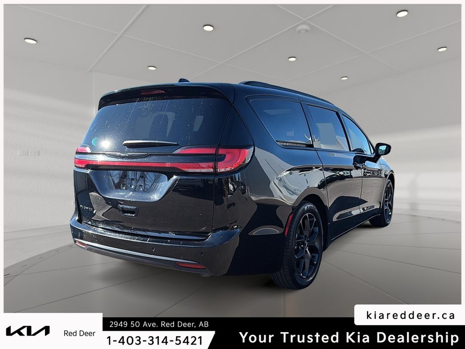 2024 Chrysler Pacifica Touring-L-4