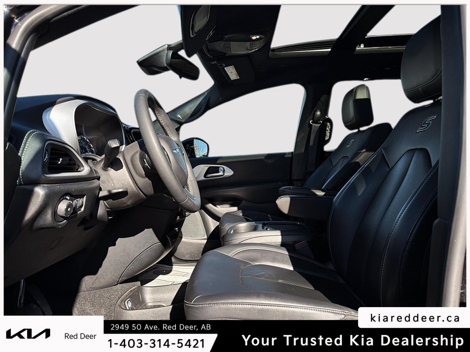 2024 Chrysler Pacifica Touring-L-9