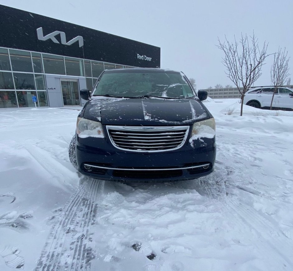 2014 Chrysler Town & Country Touring-7