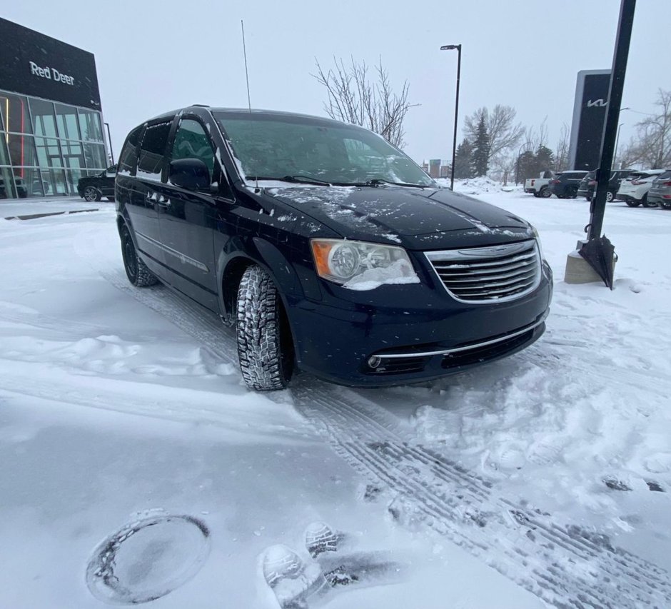 2014 Chrysler Town & Country Touring-6