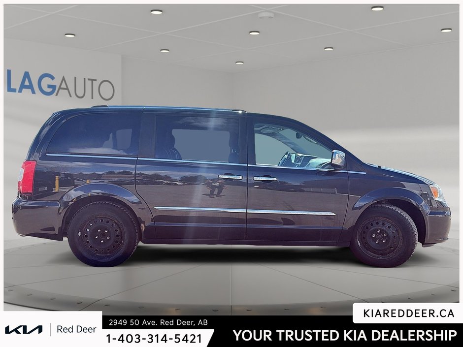 2015 Chrysler Town & Country Limited-5