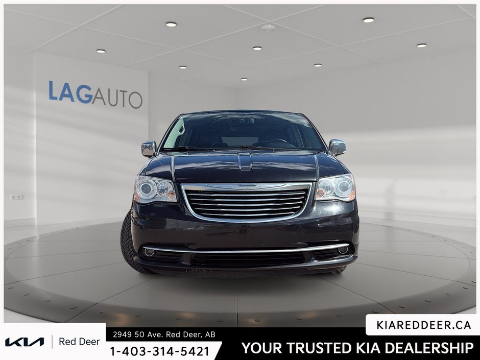2015 Chrysler Town & Country Limited-7